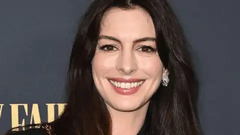Anne Hathaway revela que "Águas de Março" foi sua música mais ouvida em 2025