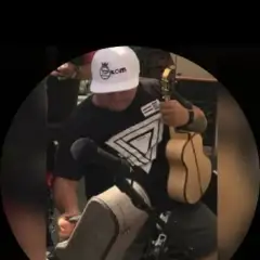 Tom peq